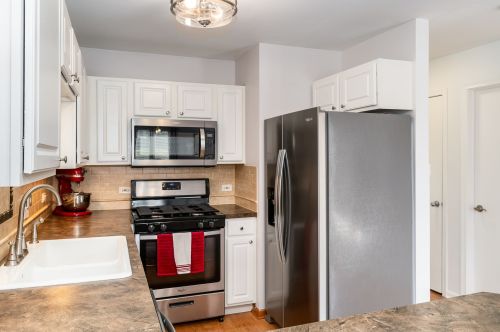 820 Elizabeth Ln, Pingree Grove IL  60140-7715 exterior