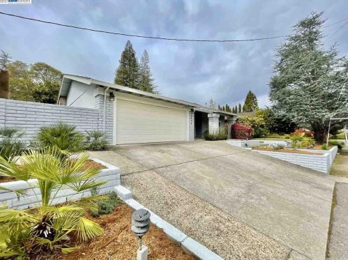 4440 Ewing Rd, Hayward, CA 94546-1012