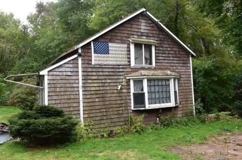 15 Collins Rd, Hopkinton, RI 02804-2906