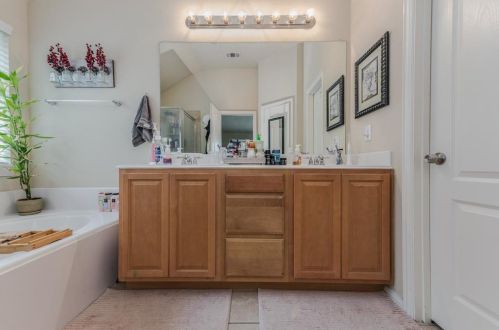 1268 Mountain Air Trl, Fort Worth TX  76131-5445 exterior