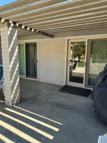 5610 Falling Leaf Ln, Riverside CA  92509-7308 exterior