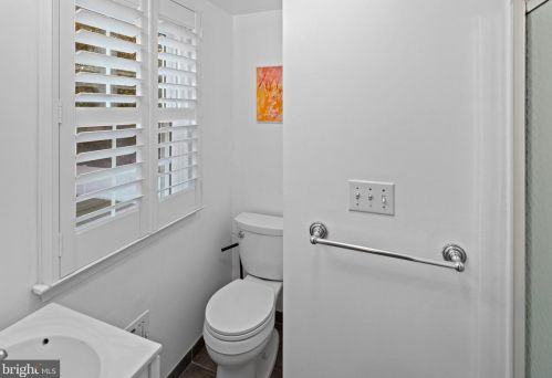 711 Greenman Rd, Tavistock NJ  08033-2719 exterior