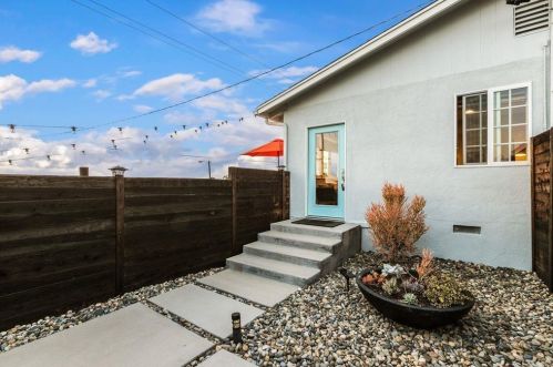 1129 Bonita Dr, Encinitas, CA 92024-3809