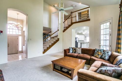 1020 Wiltshire Dr, Carrollton TX  75007-4917 exterior