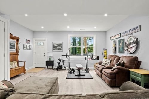 20 Lower Rocks Ln, Norwalk CT  06851-2002 exterior