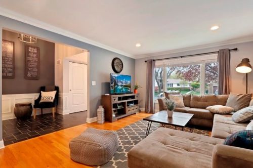 10 Regency Dr, Arlington Hts, IL 60004-6640