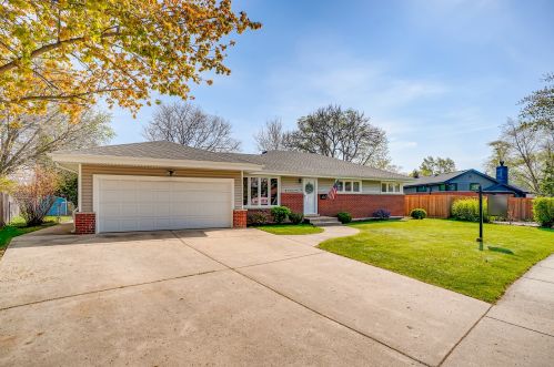 1508 Miner St, Arlington Hts, IL 60005-1114