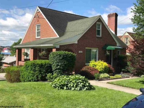 120 Grandview Ave, Elkins, WV 26241-3945