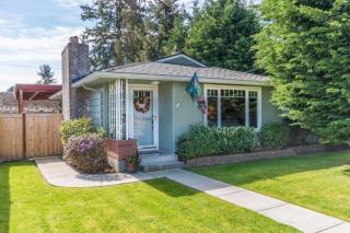 628 Orange Ave, Burlington, WA 98233-1830
