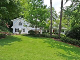 507 Chateaugay Ln, Atlanta, GA 30342-3403