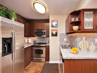 1274 Crescent Heights Blvd, Los Angeles CA  90046-2637 exterior