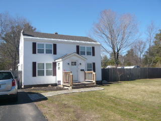 24 Mcduffee St, Rochester, NH 03867-1107
