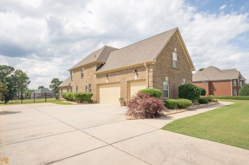 612 Par Three Ln, Hampton, GA 30228-6054