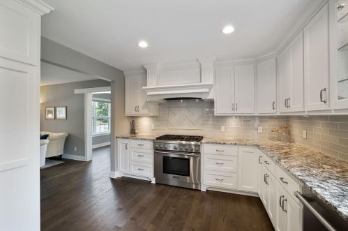 8009 Greenbriar Ln, Saint Paul MN  55125-8472 exterior