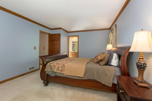 8731 Highwood Way, Saint Paul MN  55124-9455 exterior