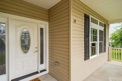 18 Columbus Ave, Cliffwood, NJ 07721-1306