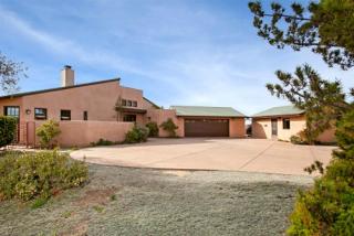 1960 Santa Margarita Dr, Fallbrook, CA 92028-1645