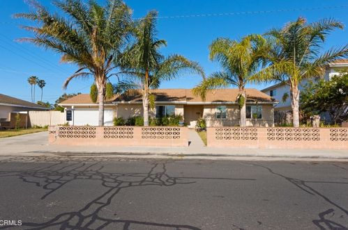 1915 Ventura Rd, Oxnard, CA 93033-3072