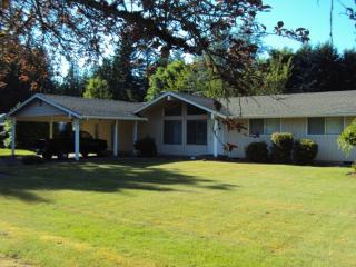 1088 Laurel Rd, Ferndale, WA 98248-9428