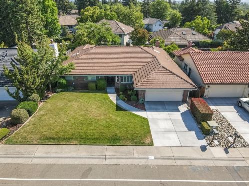 9175 Winding Oak Dr, Fair Oaks, CA 95628-4172