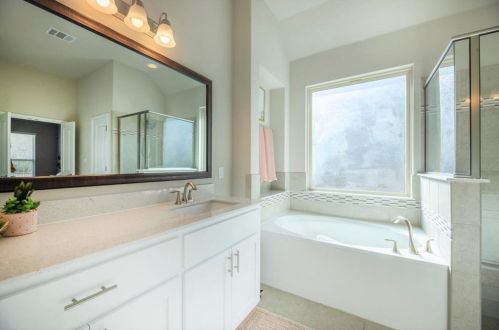 676 Catalina Ln, Austin TX  78737-4715 exterior