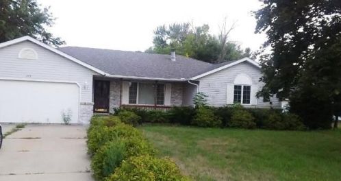 213 Division St, Godley, IL 60407-9011