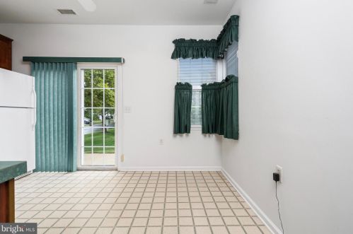 117 Meadowlark Dr, Trenton NJ  08690-3547 exterior