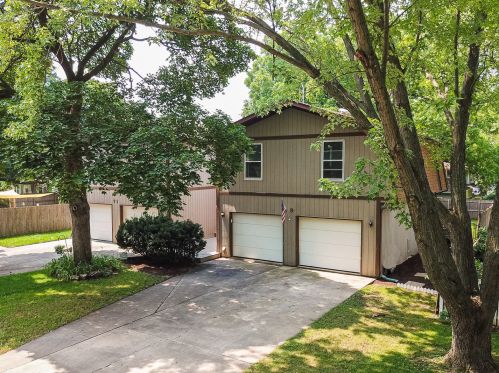 69 Monroe St, Oswego, IL 60543-8595