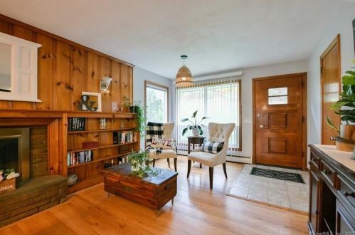 39 Maryland Dr, Middlefield CT  06455-1005 exterior