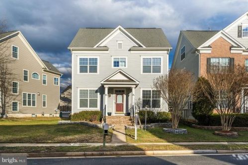 8963 Junco Ct, Gainesville, VA 20155-5866
