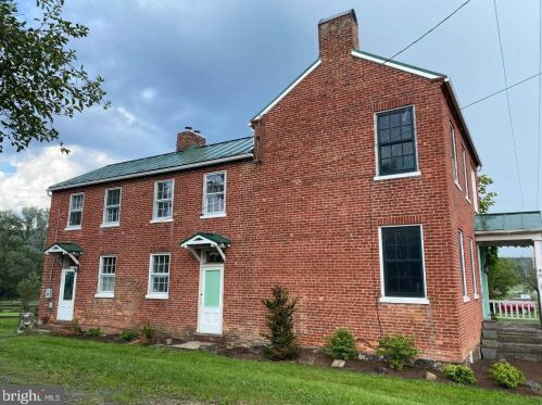 69 Springfield Pike, Springfield WV  26763 exterior