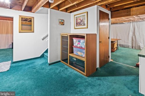 16 Ronit Dr, Trenton NJ 08628-2225 exterior