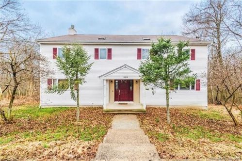209 Prospect St, Middletown CT  06457-2657 exterior