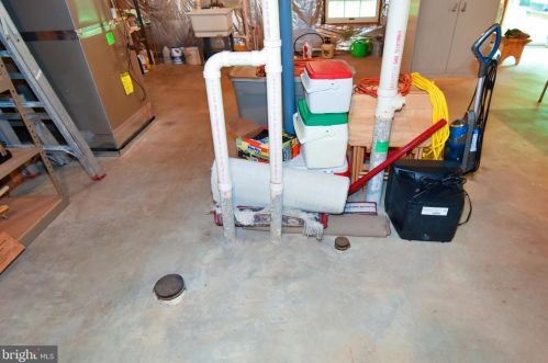 13524 Cedar Creek Ln, Silver Spring MD 20904-5332 exterior