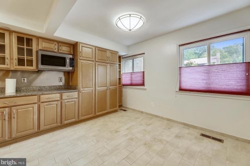 8548 Gwynedd Way, Springfield VA  22153-3421 exterior