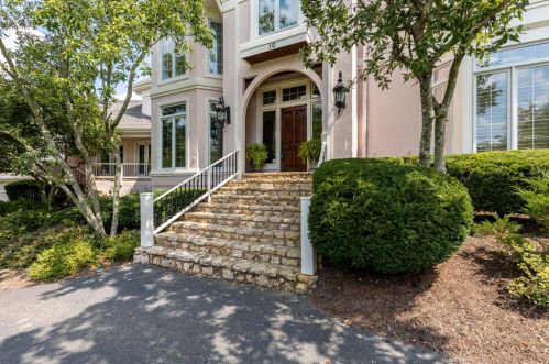 10 Camargo Cyn, Cincinnati, OH 45243-2945