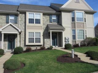614 Royal View Dr, Lancaster, PA 17601-2871