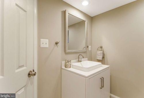 303 Greenwich Ln, Silver Spring MD  20910-4232 exterior