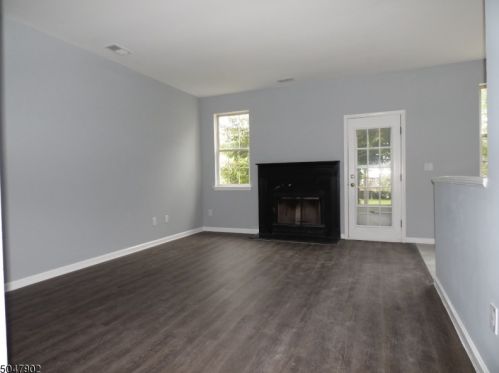 55 Saxton Dr, Hackettstown NJ  07840-1742 exterior