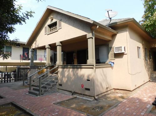 27 Magnolia St, Stockton, CA 95202-1308