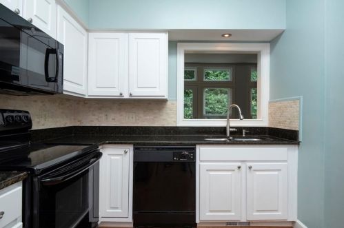 8695 Hope Mews Ct, Atlanta GA  30350-2961 exterior