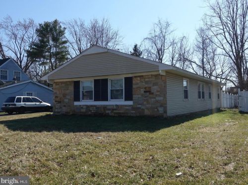 77 Harrington Cir, Willingboro, NJ 08046-1823