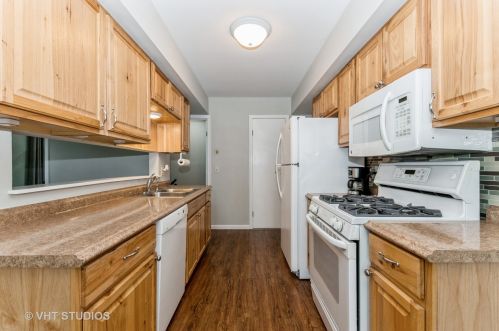 7253 Hickory Creek Dr, Frankfort, IL 60423-9097