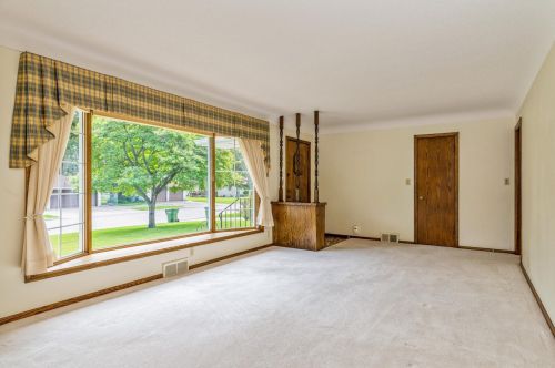 2241 Fernwood St, Saint Paul MN  55113-4311 exterior