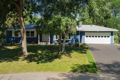 1725 Garland Ln, Minneapolis MN  55447-2728 exterior