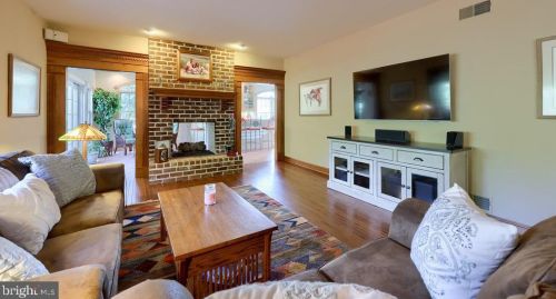 1991 Pickering Trl, Lancaster PA 17601-4972 exterior