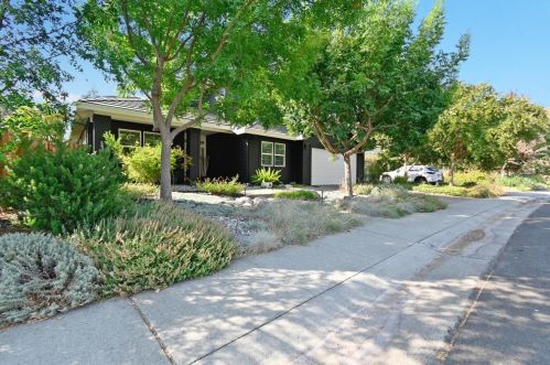 2708 Rockwell Dr, Davis, CA 95618-7665