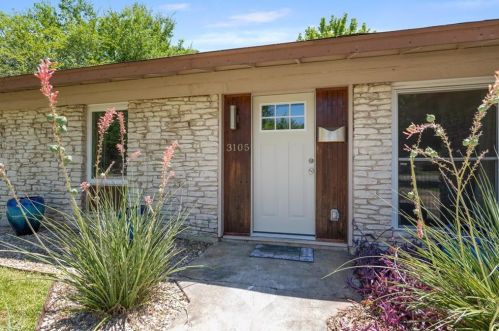 3105 Candlelight Ct, Austin TX  78757-7501 exterior