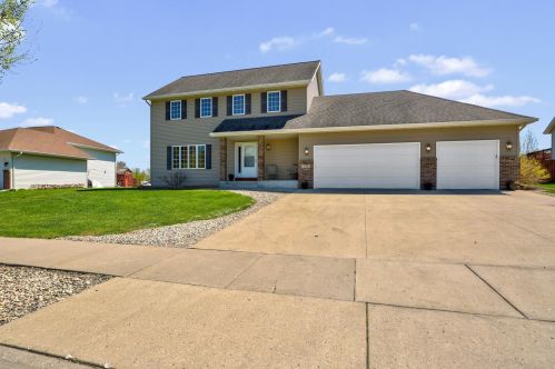 305 Inverness Dr, Mankato, MN 56001-6495