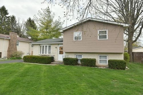 38169 North Shore Ave, Waukegan, IL 60087-1648